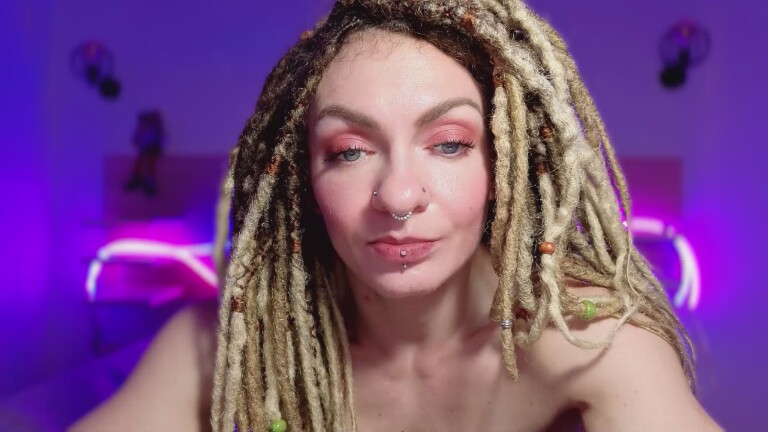 EshleyAlwaysFit's Streamate show and profile