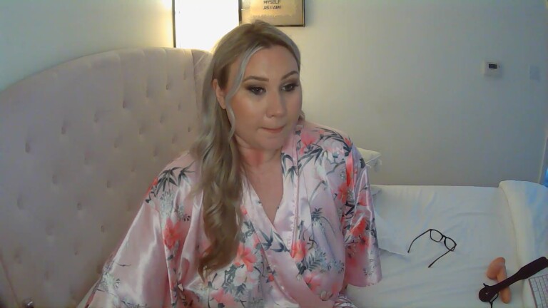 Scarlettsteelexo's Streamate show and profile