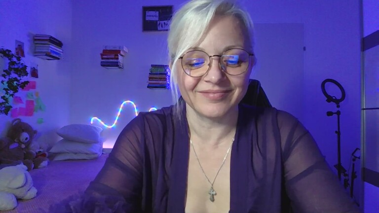 LinsyKim's Streamate show and profile