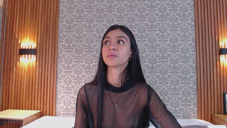 Charlotte_18's Streamate show and profile