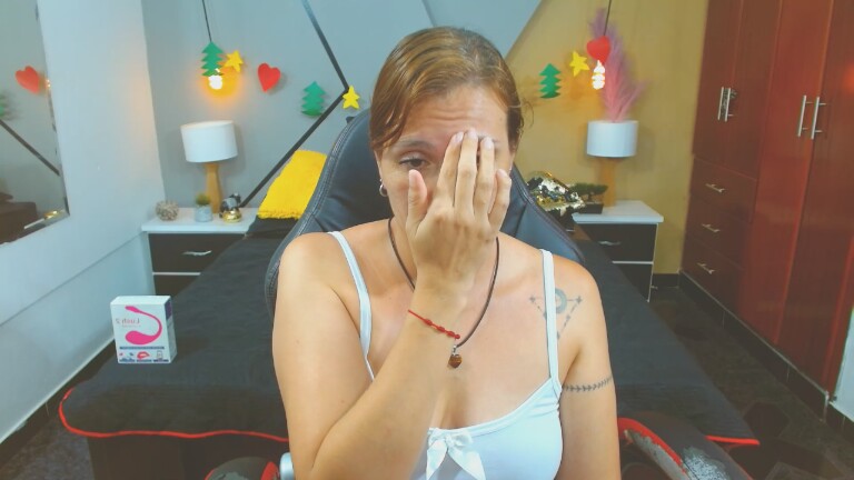 ConieMoss's Streamate show and profile