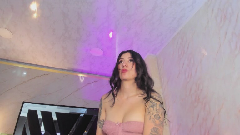 TiffanySantana's Streamate show and profile