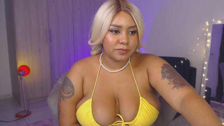 Spixy's Streamate show and profile