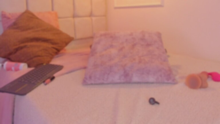 Crystal_W's Streamate show and profile