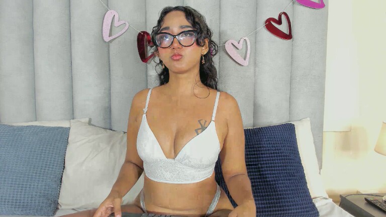 AmelieRosee's Streamate show and profile