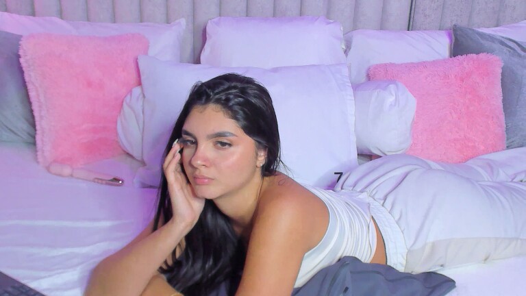 SamiLewis's Streamate show and profile